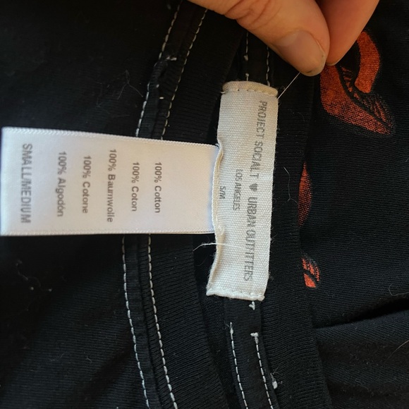 Urban Outfitters Graphic - Picture 2 of 2